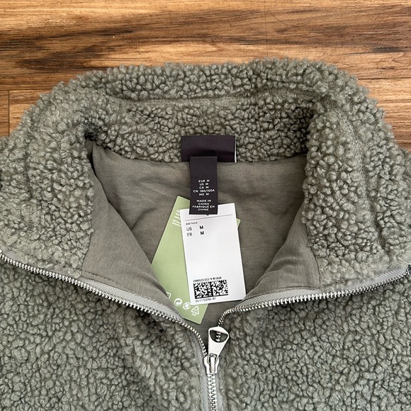 H&M Fuzzy Jacket in Olive - Picture 2 of 3